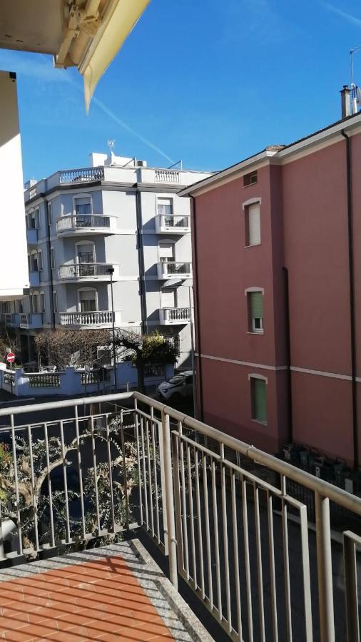 0541 Guest House Rimini Esterno foto